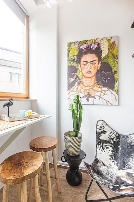 Butas Jungle In Center By Urban Rent